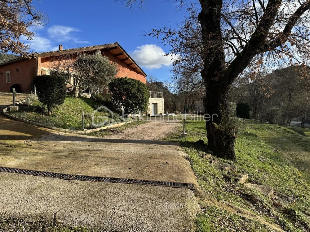 � vendre  Propri�t�/ch�teau Ch�teauvert (83670)