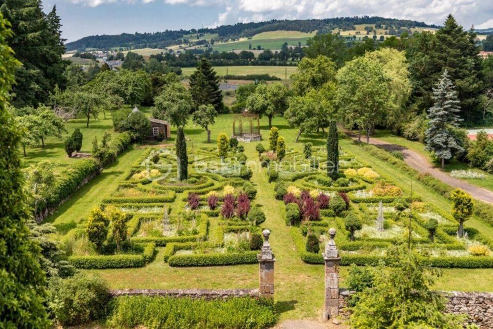 � vendre  Propri�t�/ch�teau Saint-Flour (15100)