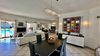  Villa � vendre 6 pi�ces 205 m�