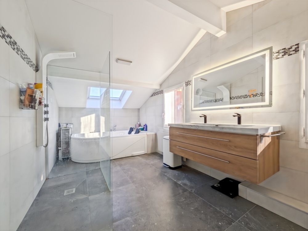 � vendre  Chalet �vian-les-Bains (74500)