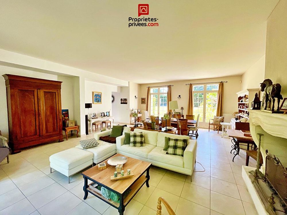 � vendre  Propri�t�/ch�teau Yvrac (33370)