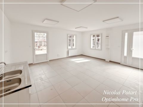 ? &Agrave; louer � Local de bureaux neufs &agrave; proximit&eacute; d'Estr&eacute;es-Saint-Denis 450 60190 Estrees saint denis