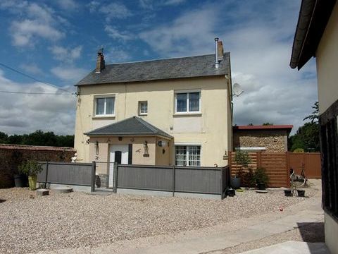   Pacy-sur- Eure : ensemble de deux maisons et d�pendances sur 6143m� de terrain Maison - 12 pi�ce(s) - 230 m�