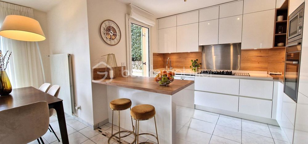 � vendre  Maison �ze (06360)