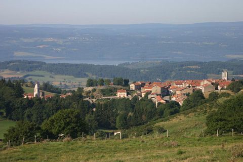 h&ocirc;tel 2 &eacute;toiles et g&icirc;te d'&eacute;tape restaurant 185900 43420 Pradelles