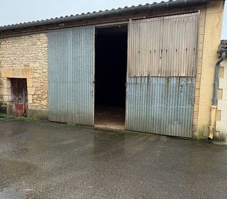  Remise / Grange � vendre 1 pi�ce 140 m�