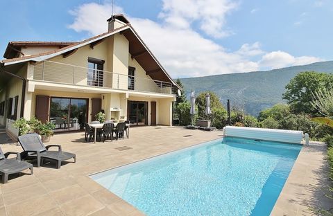   A 10min de CHAMBERY sur NOVALAISE Villa d'architecte 7 pi�ces de 220 m� plus T2 ind�pendant 50 m� sur plus de 1700m2� Id�al pour Maison - 7 pi�ce(s) - 220 m�