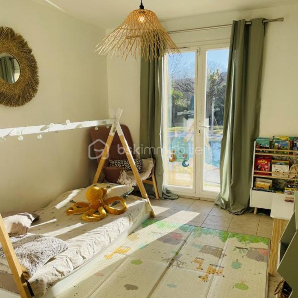 � vendre  Propri�t�/ch�teau N�oules (83136)