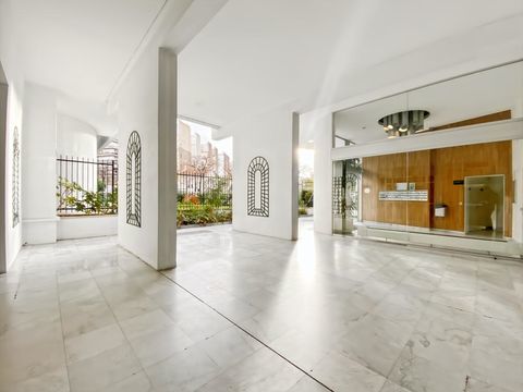 Bureaux &agrave; louer au calme sur jardin 2490 75015 Paris