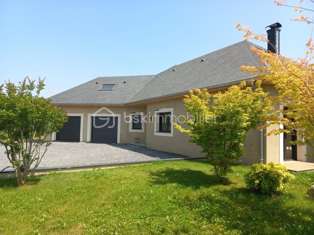 � vendre  Maison Loucrup (65200)