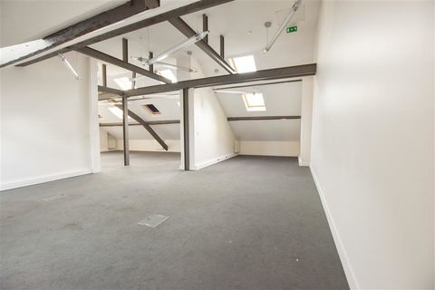 A louer bureaux de 185,50 m&sup2; 6620 75008 Paris