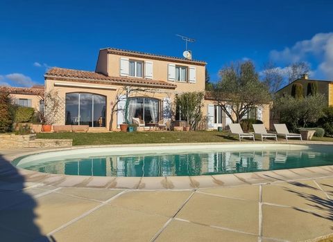   PIERREVERT, SUPERBE VILLA de 165 m� avec piscine, jardin clos et arbor� de 1100 m� et belles prestations Maison - 5 pi�ce(s) - 165 m�