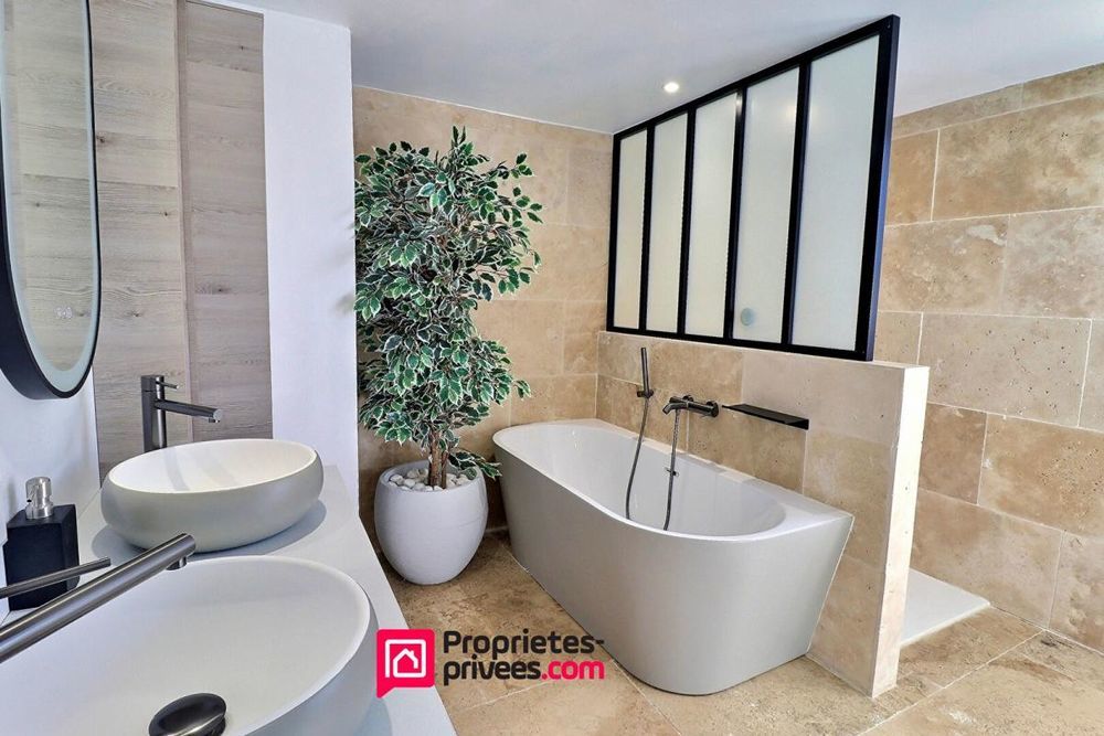 � vendre  Villa Uz�s (30700)