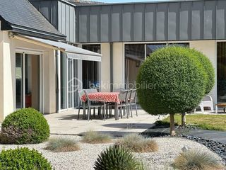  Maison � vendre 8 pi�ces 305 m�