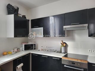  Immeuble � vendre 15 + pi�ces 420 m�