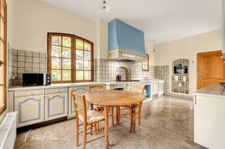  Propri�t�/ch�teau � vendre 10 pi�ces 326 m�