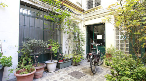 Local/bureau &agrave; louer PARIS 10EME ARRONDISSEMENT (75) 1700 75010 Paris 10eme arrondissement