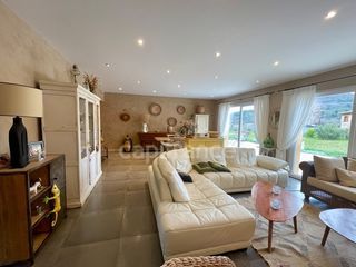  Maison � vendre 10 pi�ces 308 m�