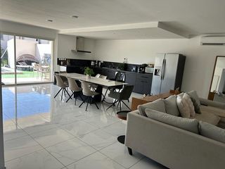  Villa � vendre 8 pi�ces 200 m�