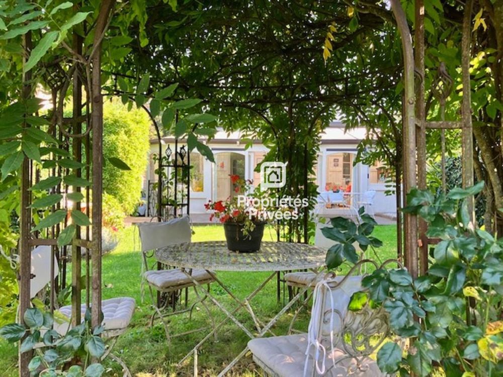 � vendre  Propri�t�/ch�teau Montfort-l'Amaury (78490)