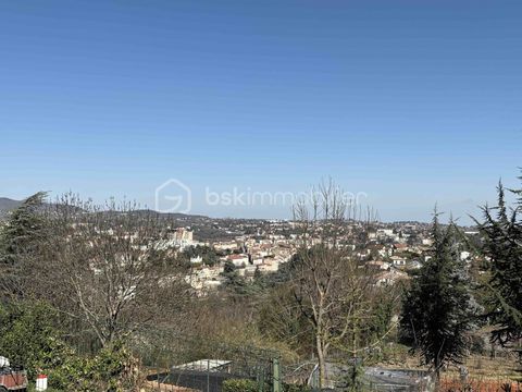   Maison Familiale 6 Chambres Maison - 8 pi�ce(s) - 178 m�