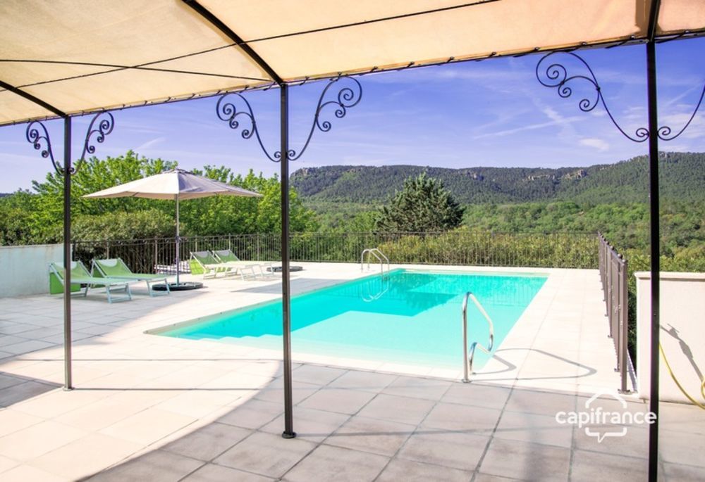 � vendre  Villa Bagnols-en-For�t (83600)