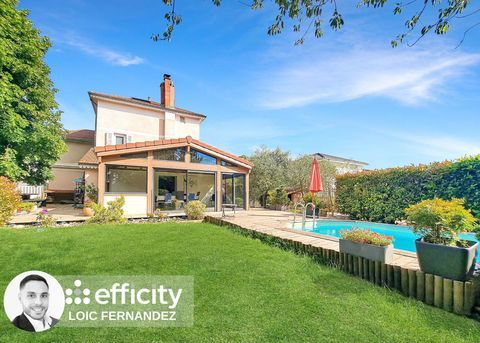   Maison Maison - 8 pi�ce(s) - 260 m�