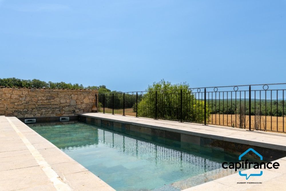 � vendre  Propri�t�/ch�teau R�gusse (83630)