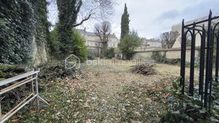  Immeuble � vendre 15 + pi�ces 700 m�