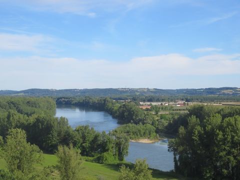   Dpt Lot et Garonne (47), � 20mn d'Agen, 1h de Bordeaux, 1h20 de Toulouse Maison - 5 pi�ce(s) - 110 m�