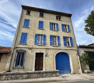  Immeuble � vendre 15 + pi�ces 315 m�