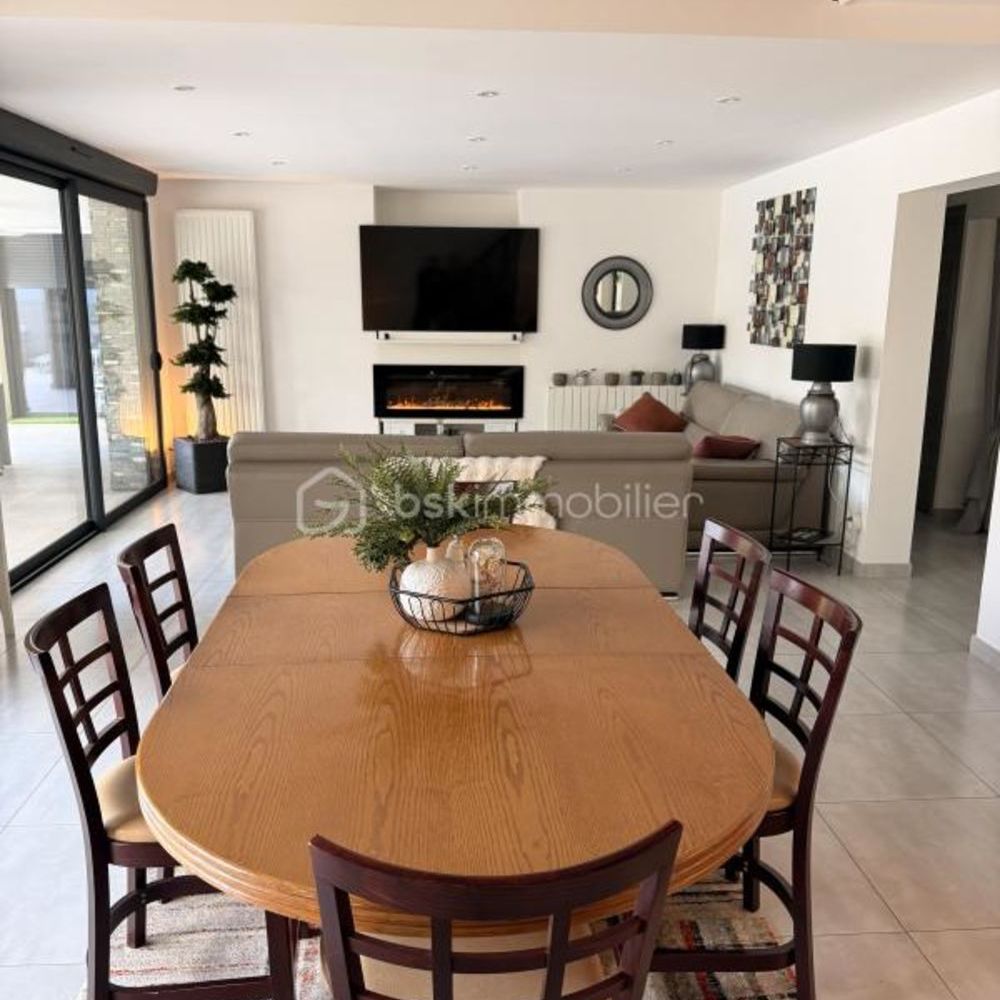 � vendre  Villa Saint-Laurent-d'Aigouze (30220)