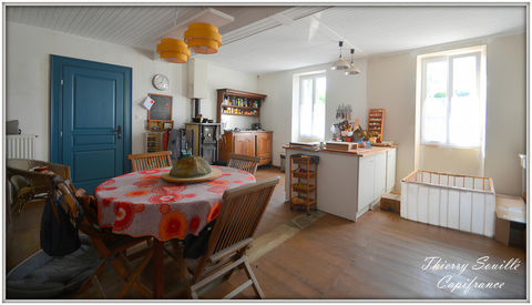   Maison en pierre avec travaux, 69m�, terrain 5.1ha Maison - 3 pi�ce(s) - 69 m�