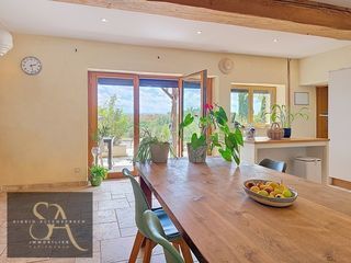  Propri�t�/ch�teau � vendre 12 pi�ces 339 m�