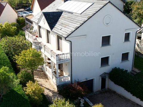   Maison Maison - 10 pi�ce(s) - 258 m�