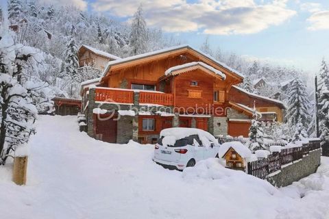   � Vendre : Haut de Chalet � Colmars - Charme et Confort en Montagne Chalet - 4 pi�ce(s) - 128 m�