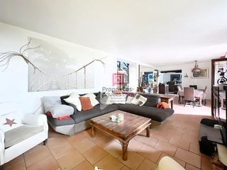  Maison � vendre 15 + pi�ces 553 m�