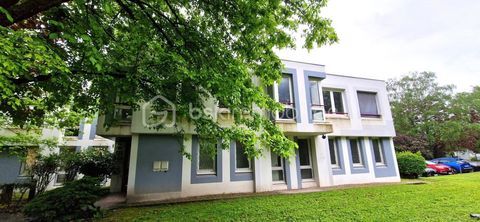 LOCAUX D' ENTREPRISE - BUREAUX AVEC PLACES DE STATIONNEMENT 892500 38120 Saint egreve