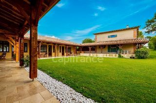  Propri�t�/ch�teau � vendre 15 + pi�ces 715 m�