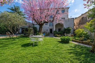  Maison � vendre 15 + pi�ces 465 m�