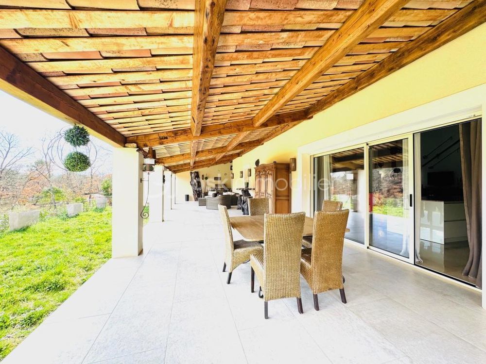 � vendre  Propri�t�/ch�teau La Verdi�re (83560)