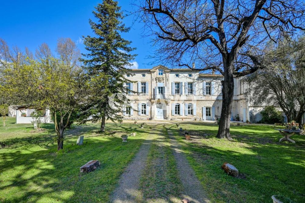 � vendre  Propri�t�/ch�teau Arles (13200)