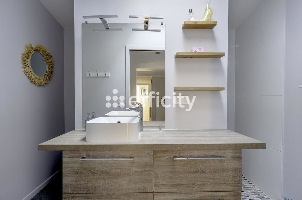 � vendre  Villa Bruges (33520)