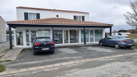 Dpt Charente Maritime (17), A Louer ST-PIERRE D'OLERON id&eacute;alement situ&eacute;e en c�ur de ZAE Local commercial de 48m&sup2; 990 17310 Saint pierre d oleron