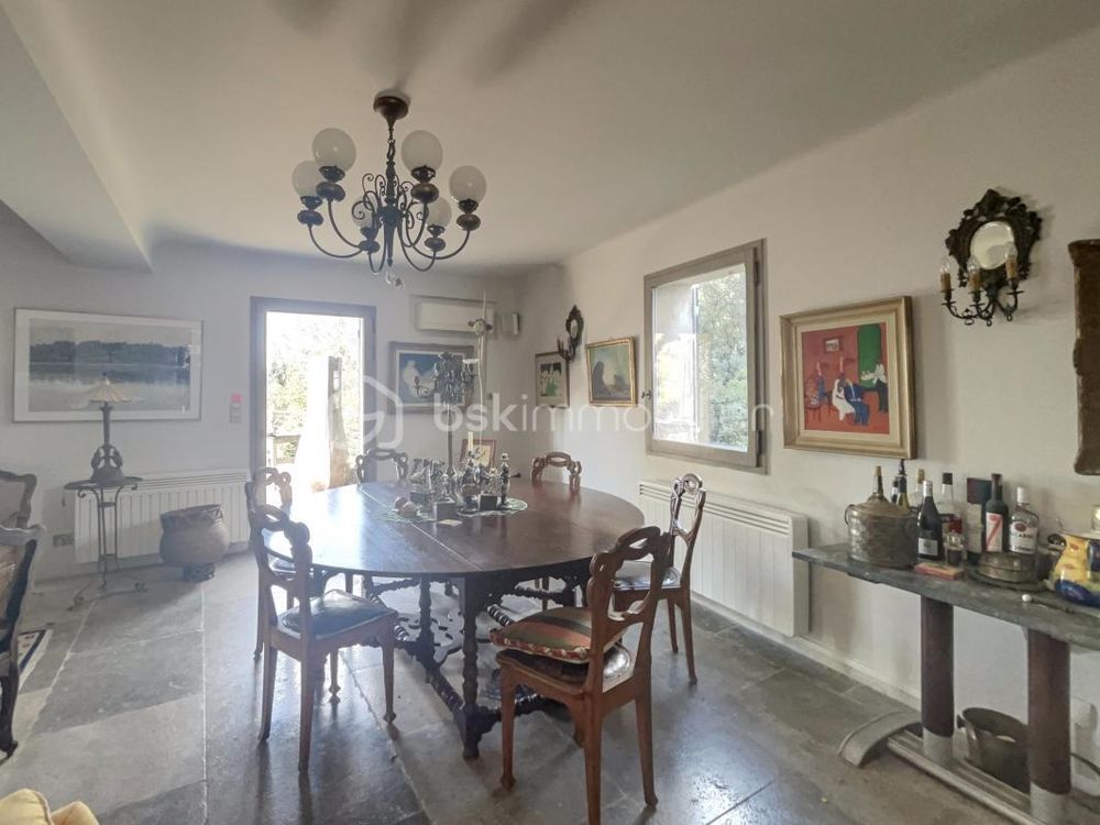 � vendre  Propri�t�/ch�teau M�nerbes (84560)