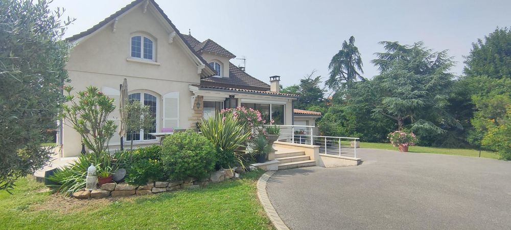 � vendre  Maison Meyzieu (69330)