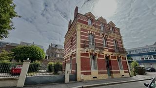  Immeuble � vendre 9 pi�ces 207 m�