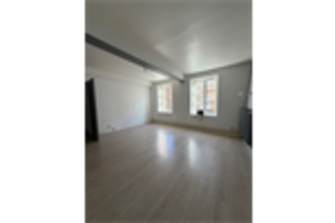   Appartement T4 de 73 m� au centre d'Yzeron Appartement - 4 pi�ce(s) - 74 m�