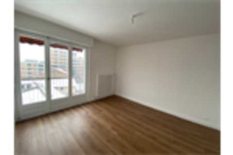 Local &agrave; louer proche gare 935 74100 Annemasse