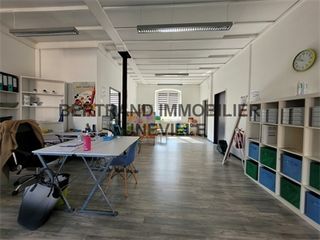  Immeuble � vendre 136 m�